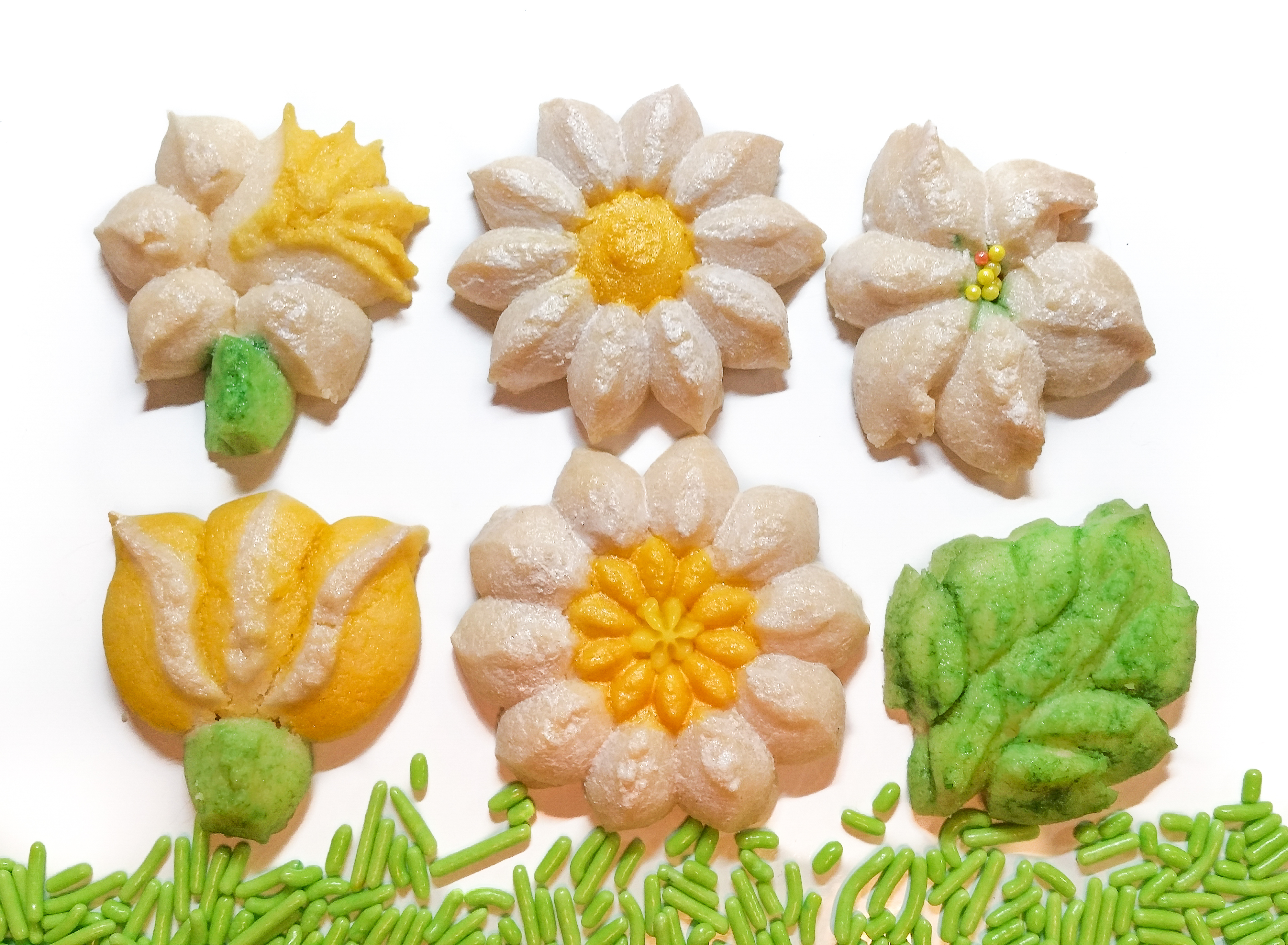Spring Spritz Cookies flowers daffodil lily daisy tulip leaves 2 © 2020 Impress! Bakeware, LLC